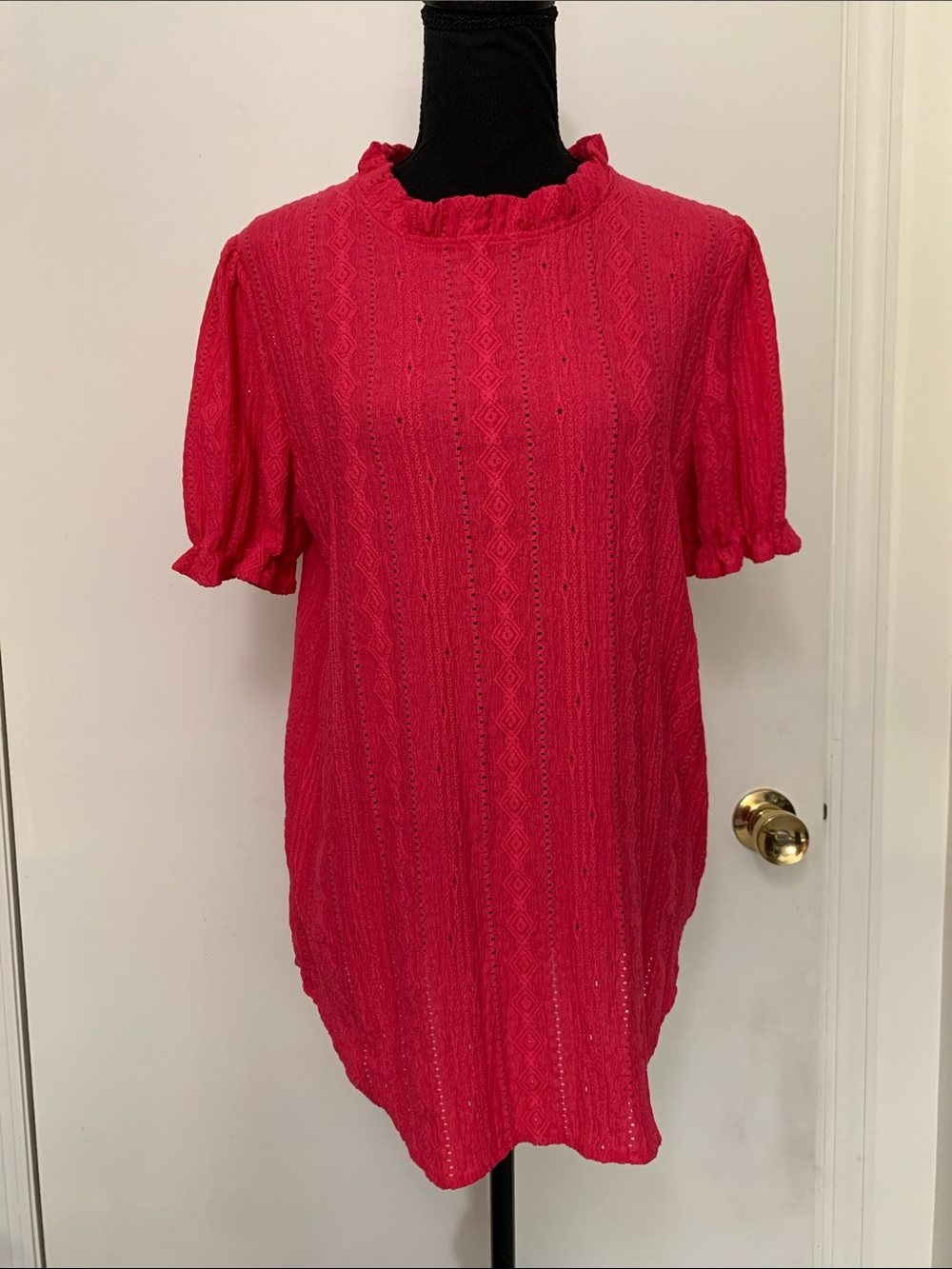 7th Ray Pink Textured Short Sleeve Ruffle Neck Top Size L